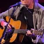 Neil Young to wrap up anti-oilsands tour in Calgary
